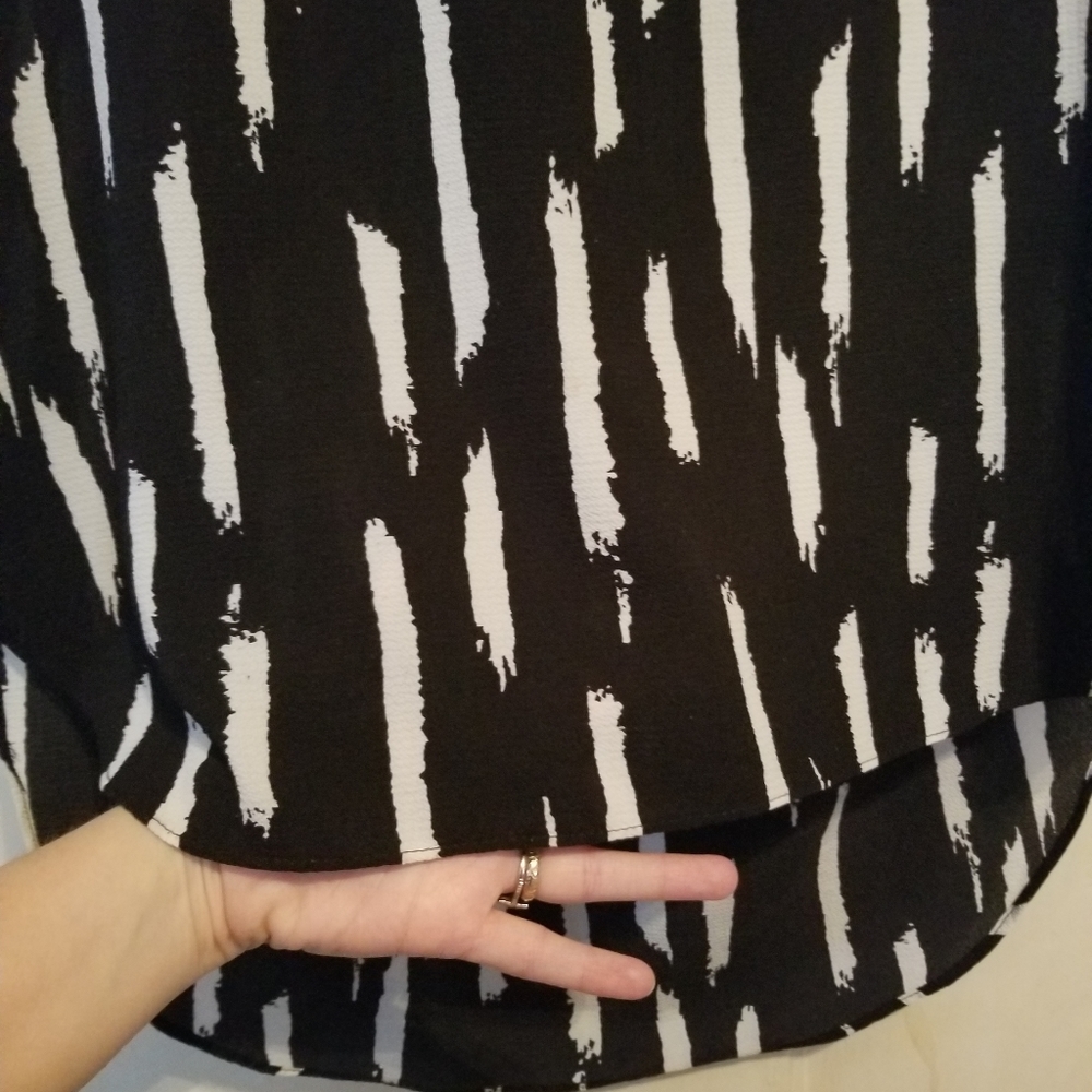 Kaileigh Black and White Blouse - Picture 3 of 4